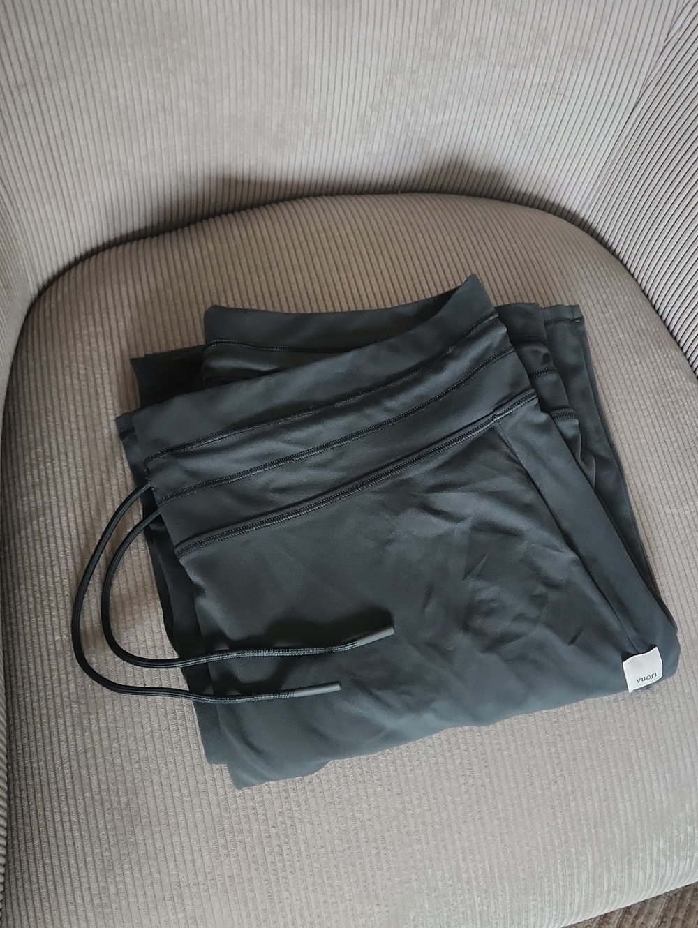 Vuori Crop Pants